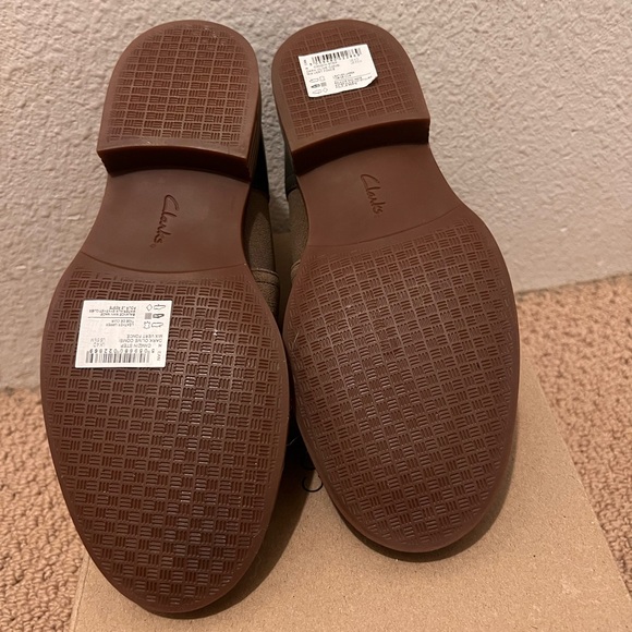 Clark’s Collection Camzin Step, 6.5, Dark Olive Combination - Picture 3 of 5